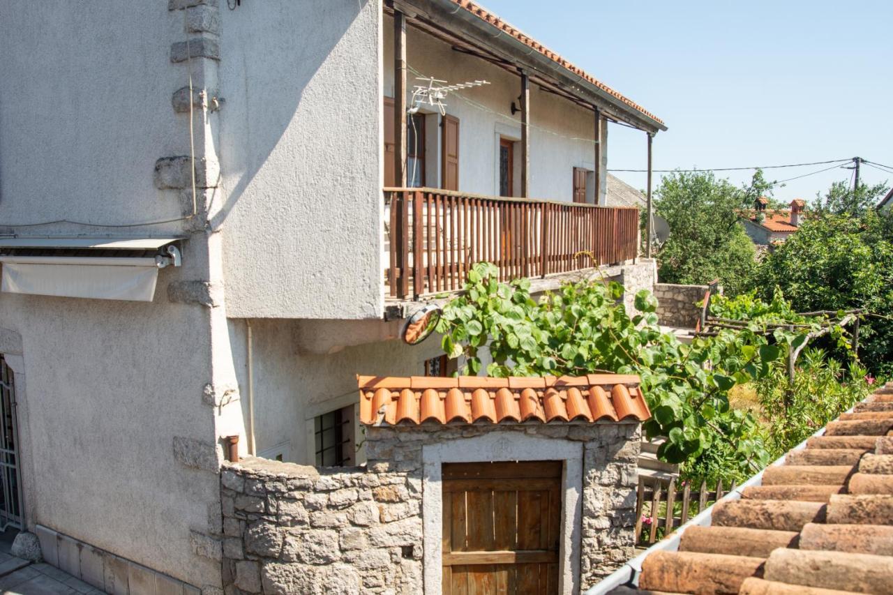 Apartma Na Skdnu Dutovlje Buitenkant foto